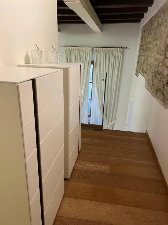 Apartment Elegante Appartamento Borgo San Jacopo Florence