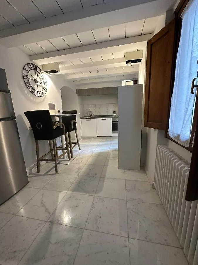 Apartment Elegante Appartamento Borgo San Jacopo Florence Italy