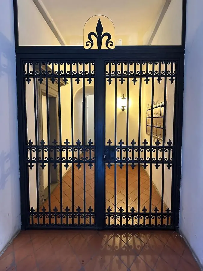 Elegante Appartamento Borgo San Jacopo Florence