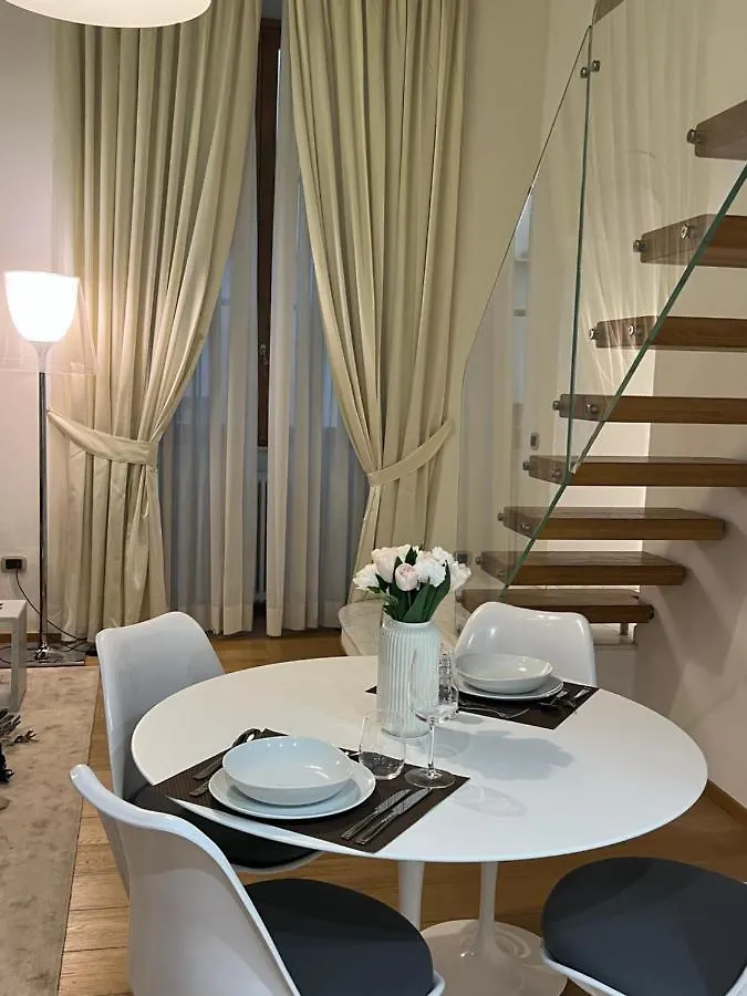 Apartment Elegante Appartamento Borgo San Jacopo Florence Italy