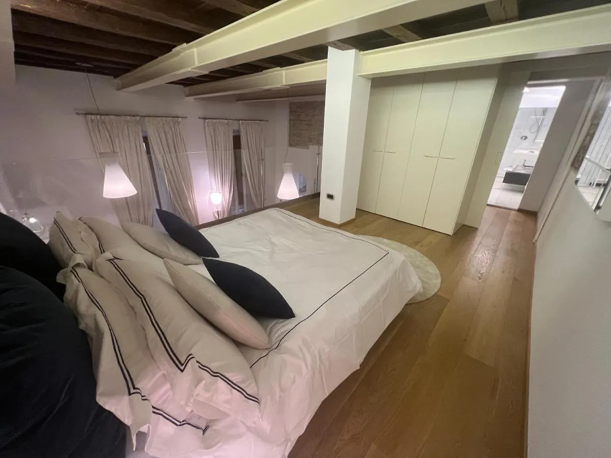 Apartment Elegante Appartamento Borgo San Jacopo Florence